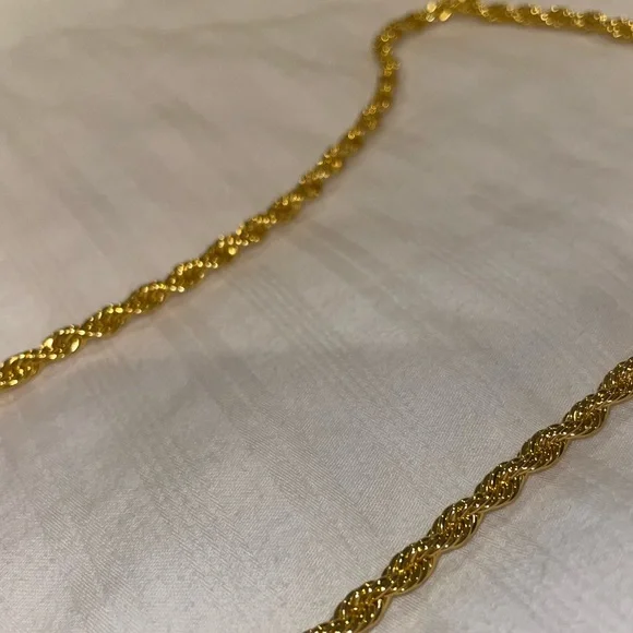 Princess Polly “I’m out of love necklace” - Picture 6 of 8